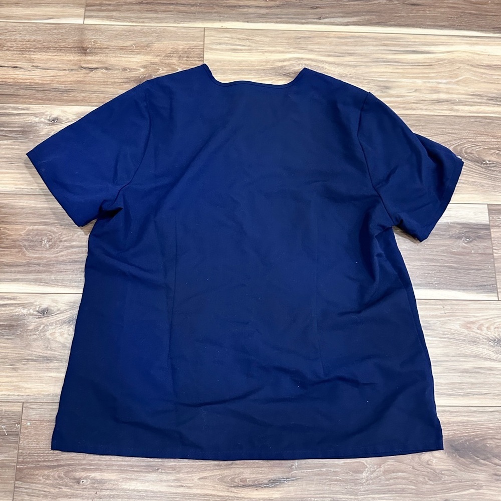 Figs Casma 3 Pocket Scrub Top in Navy Blue Size XXL - Picture 2 of 4